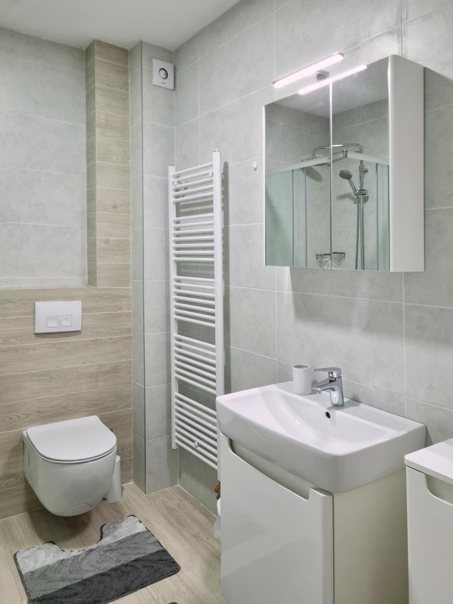 Modern 1br With Workspace, Ideal For Long Apartment *
