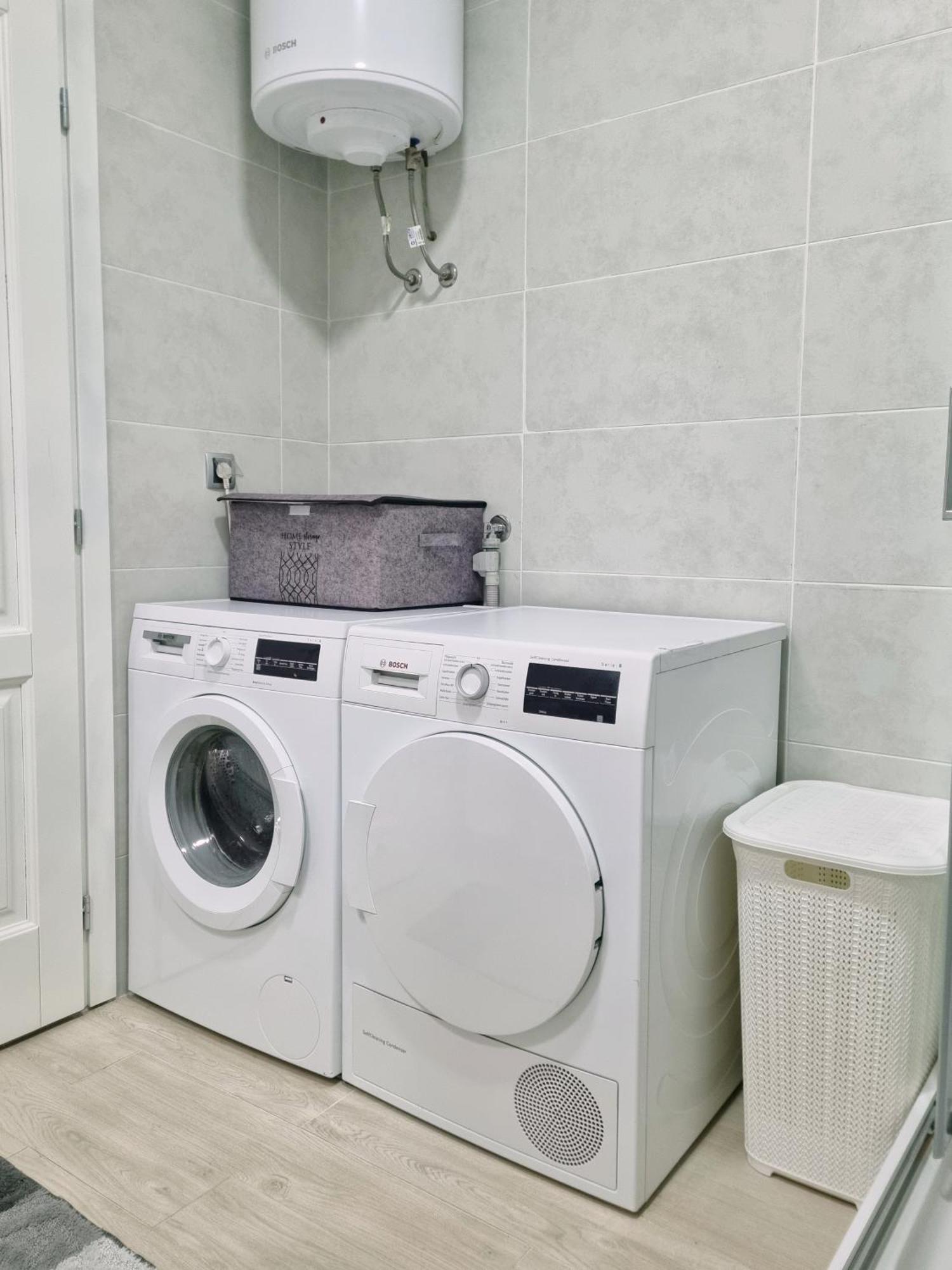 Modern 1br With Workspace, Ideal For Long