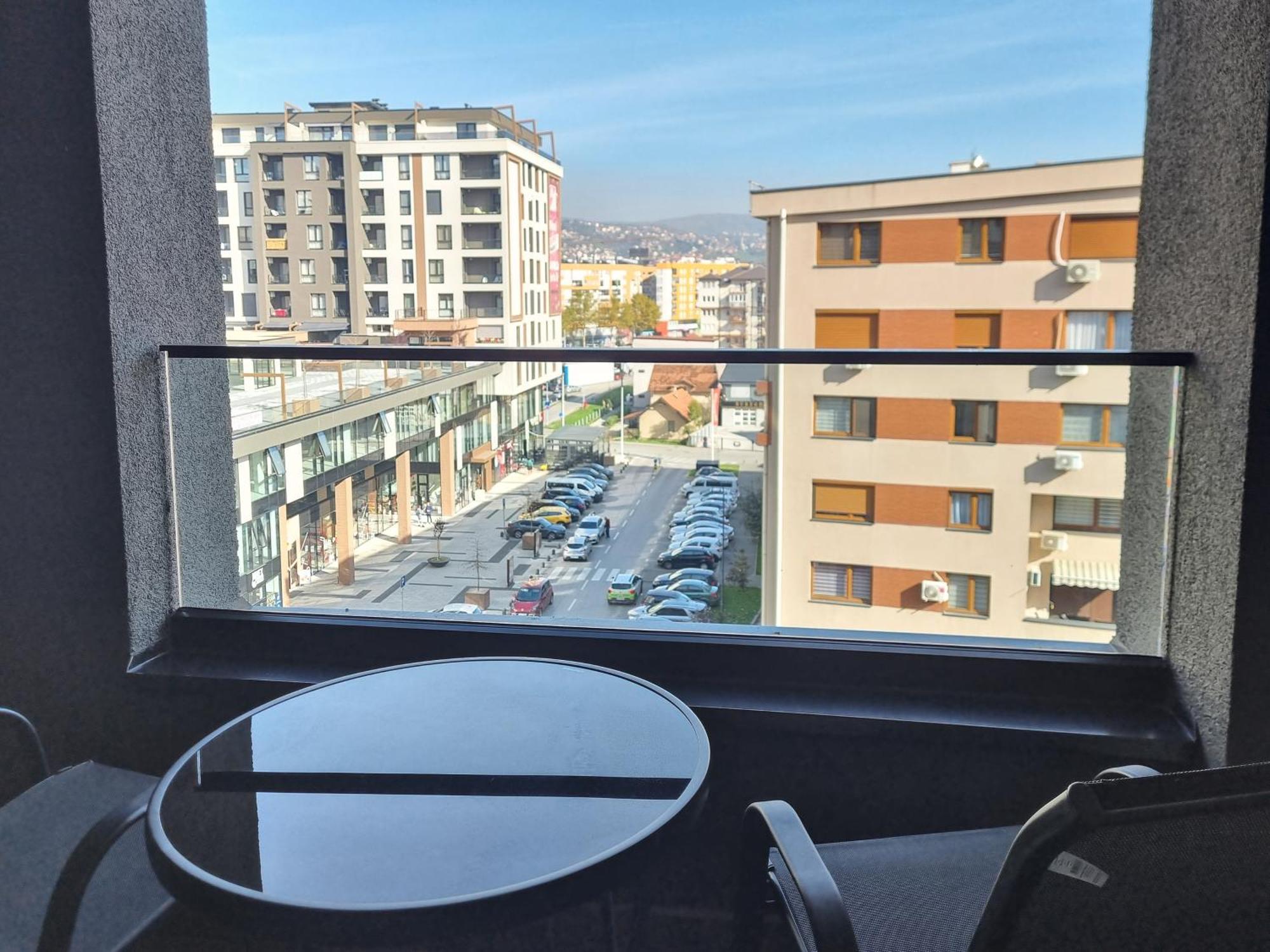 Modern 1br With Workspace, Ideal For Long * Sarajevo
