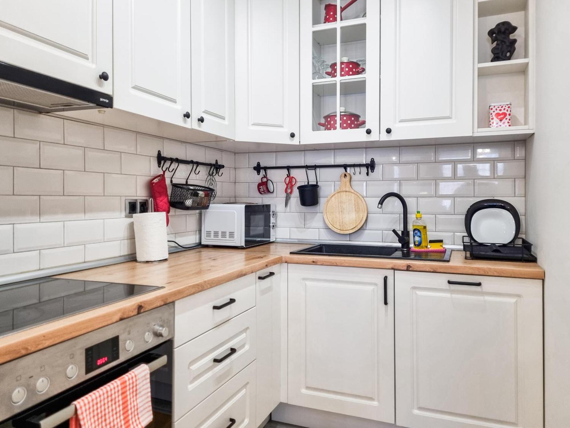 Modern 1br With Workspace, Ideal For Long Apartment