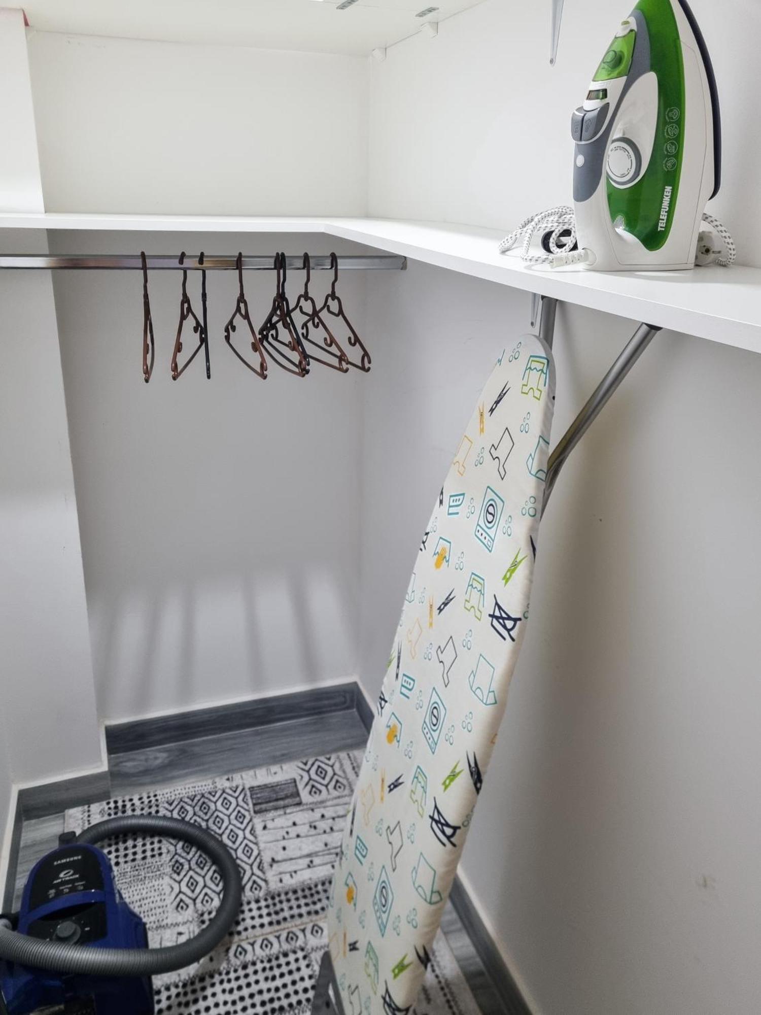 Modern 1br With Workspace, Ideal For Long Apartment *