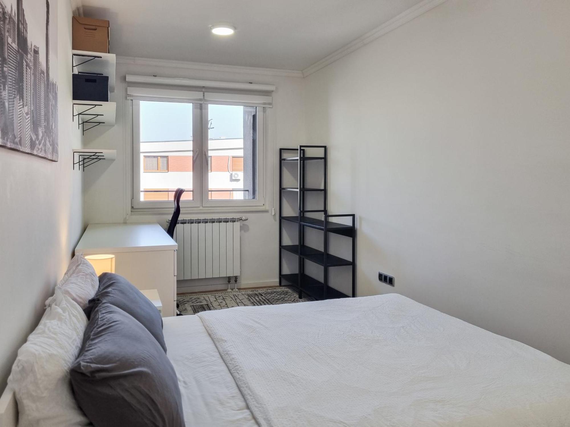 Apartment Modern 1br With Workspace, Ideal For Long Sarajevo